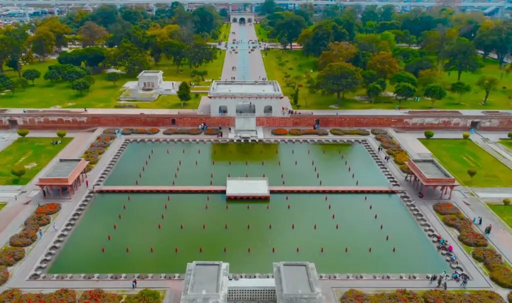 Overview of Shalimar Gardens