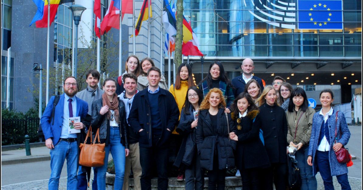 group photo of erasmus mundus scholars