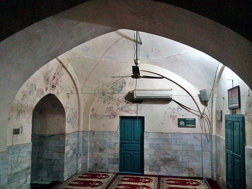 inside view of taxali masjid lahore