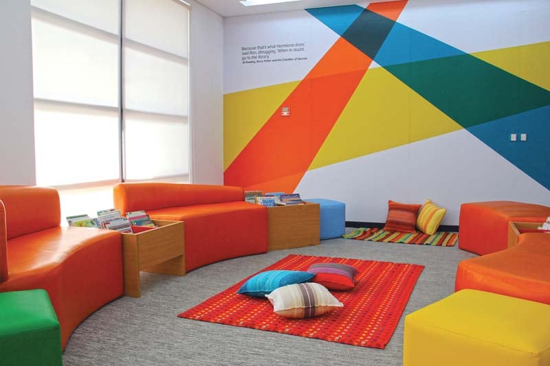 sitting area inside the british library karachi