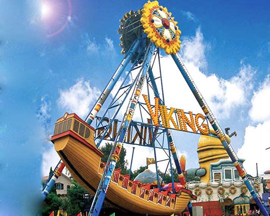  Amusement Park Pirate Ship