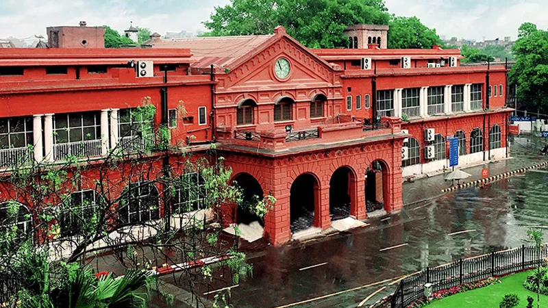 Lahore's well- known Mayo Hospital 