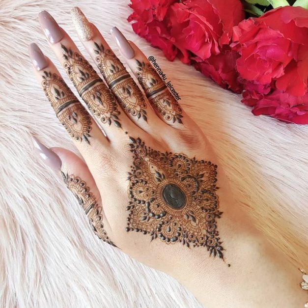 mixed designs of henna 