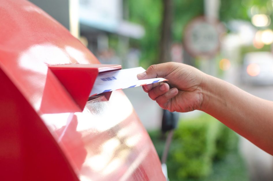 People connecting via mail