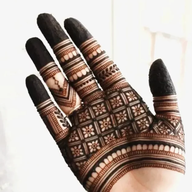 Grid mehndi pattern 