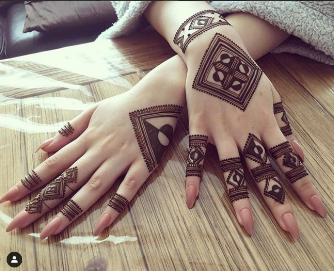 triangle Mehndi designs 