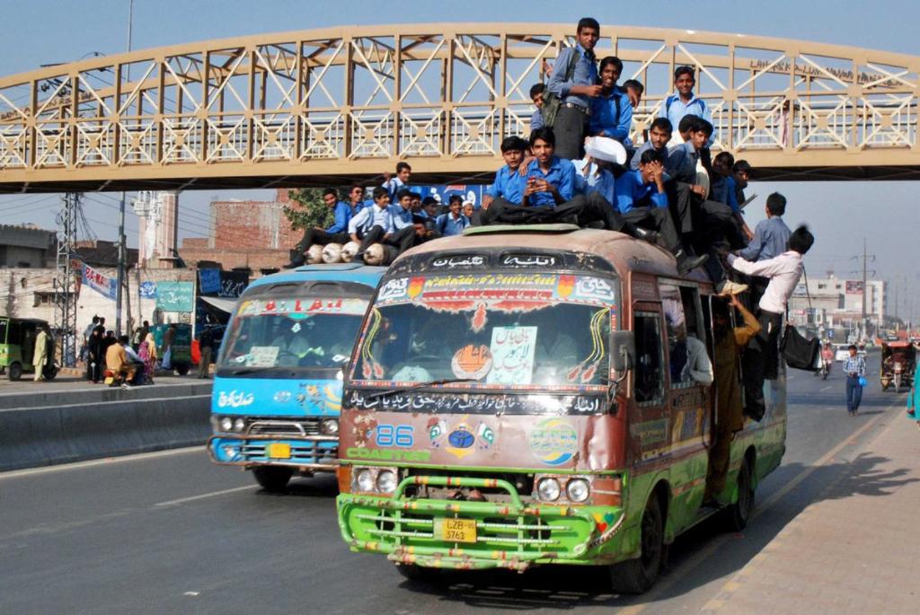 public buses in johi