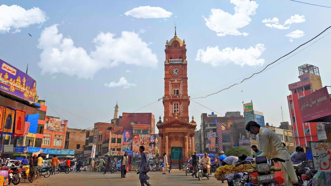 A lively market place near Aminpur 