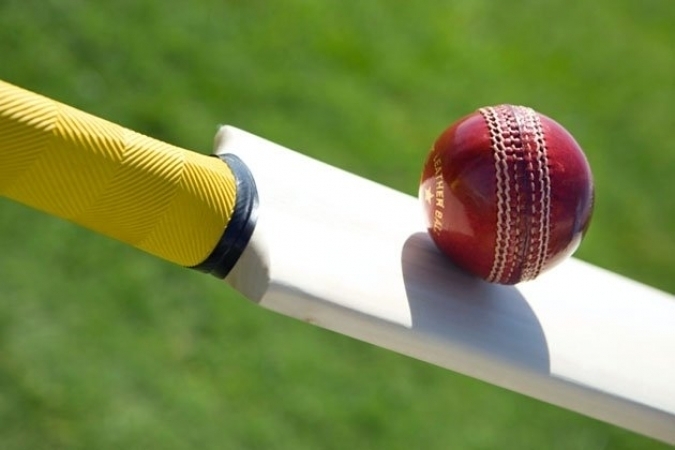 image of bat and ball for cricket