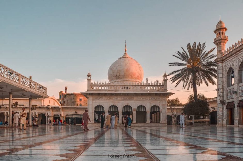 golra sharif shrine image