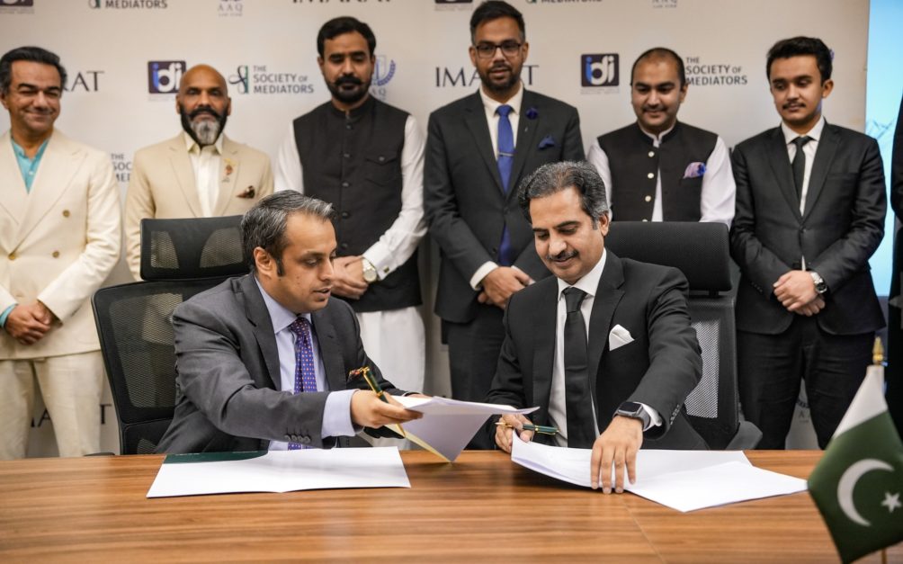 IMARAT and IDI collaborate to streamline real estate legal processes. Benefit from quicker dispute resolution and enhanced trust in Pakistan's property market.